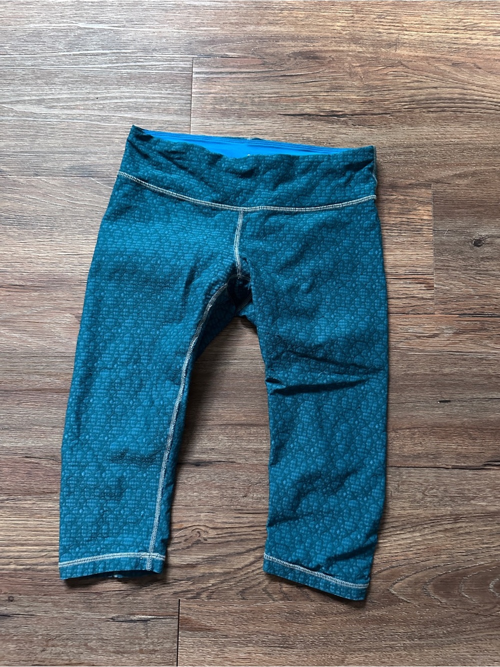 Prana Teal Patterned Capri Leggings